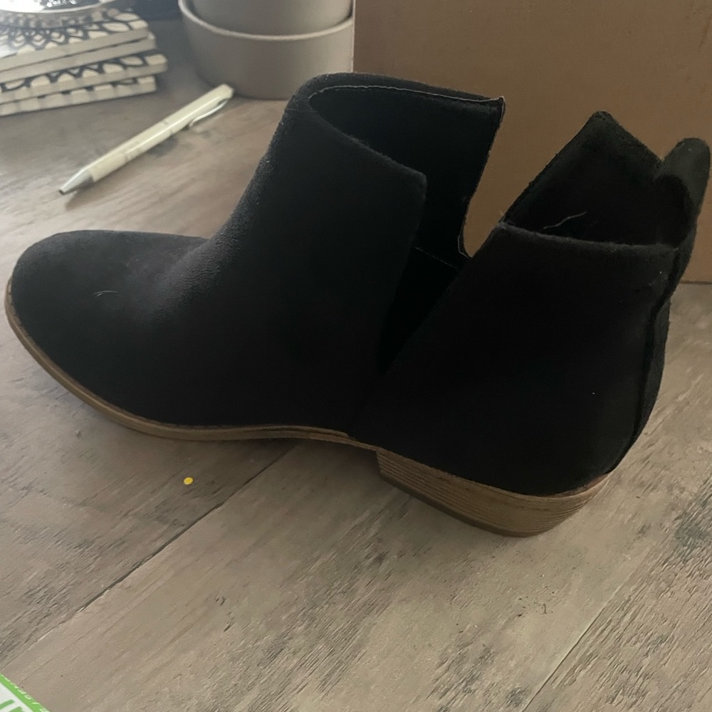 Booties - Picture 3 of 4